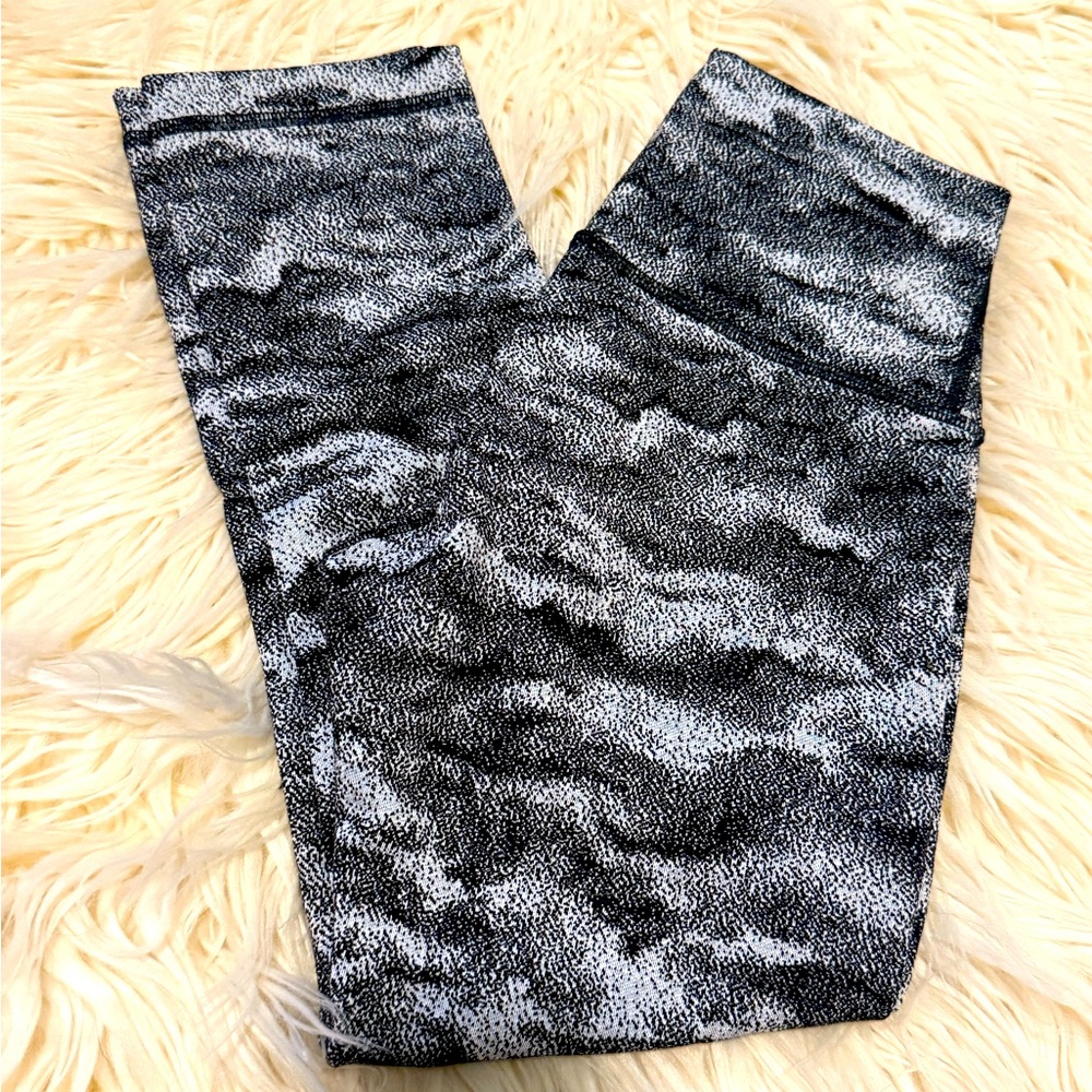 Lululemon Wunder Under Leggings Size 4